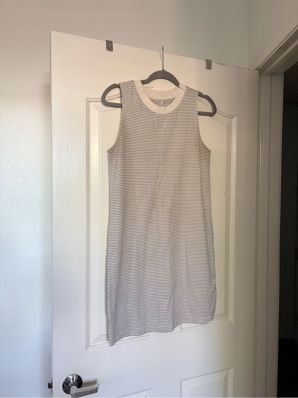 Striped Sleeveless dress - White/Gray